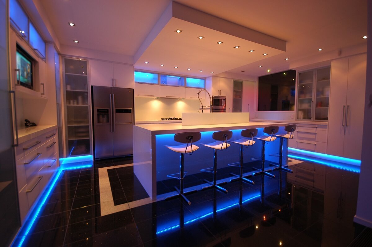 Подсветка барной стойки на кухне