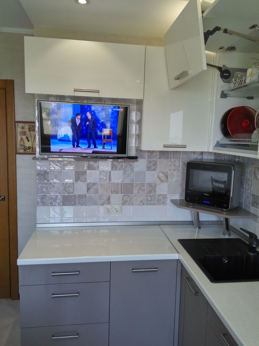 Телевизор на кухне в хрущевке
