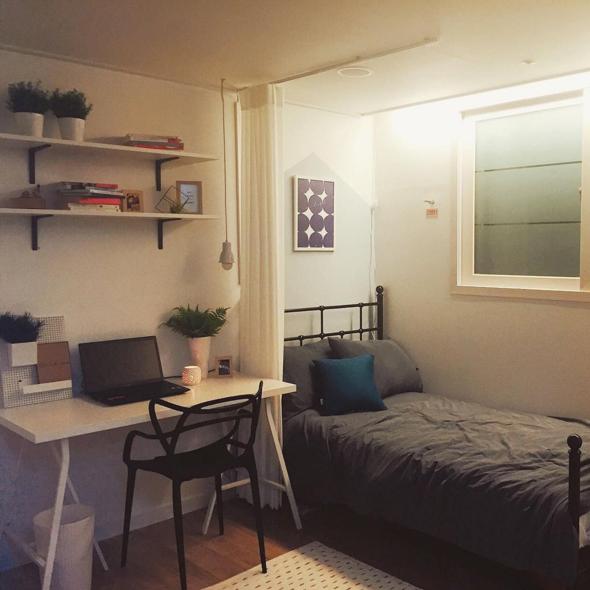 Как обустроить маленькую комнату в общежитии