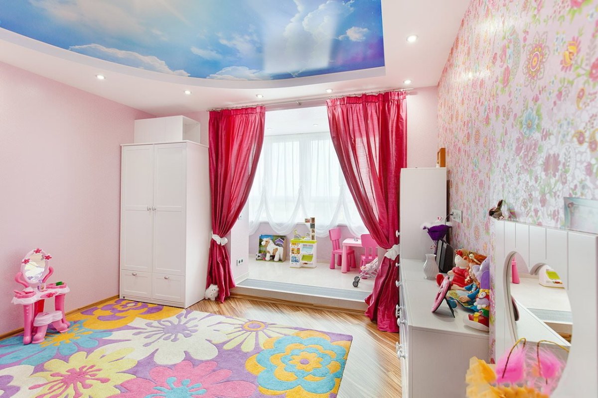 Натяжные потолки в детскую комнату для девочки
