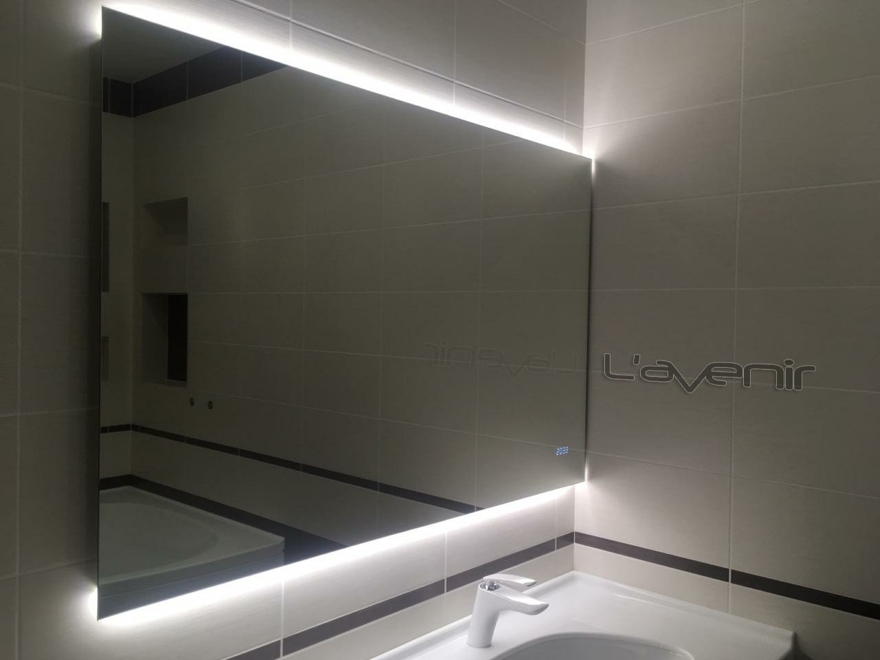 Зеркало снизу. Зеркало с подсветкой #lc7386. Подсветка ванны снизу светодиодной ленты. Зеркало со светодиодной подсветкой.