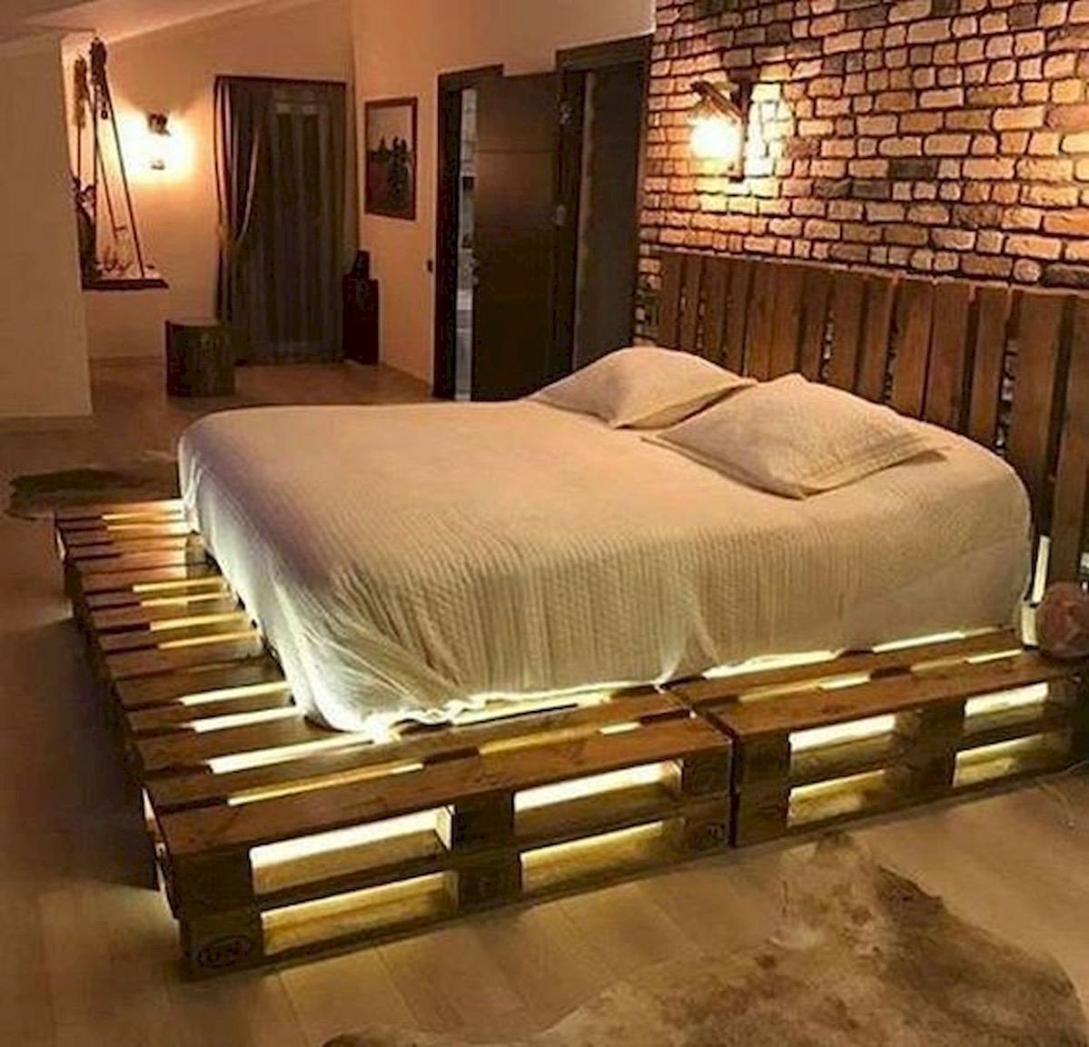 Парящая кровать из поддонов