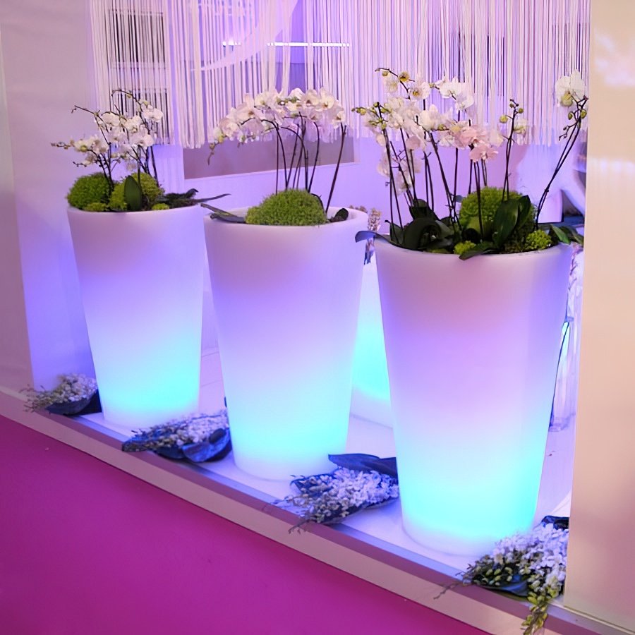 Шкаф для цветов с подсветкой