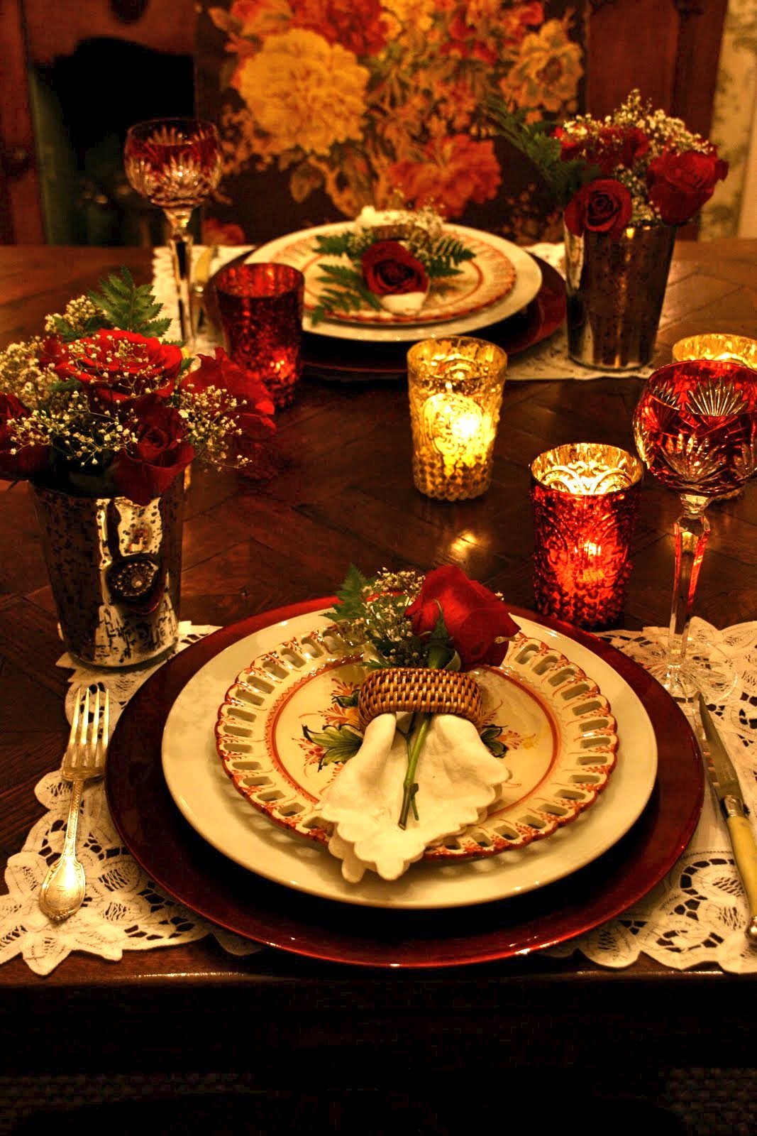 Накрытый стол ужин. Красивый праздничный стол. Сервировка праздничного стола. Романтический ужин сервировка. Сервировка романтического стола.