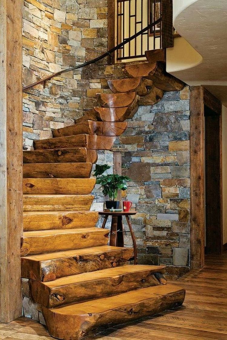 Лестница из камня в частном доме