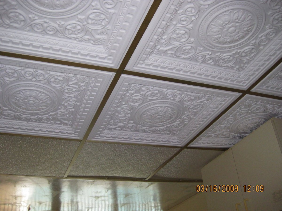 Пластиковая плитка на потолок