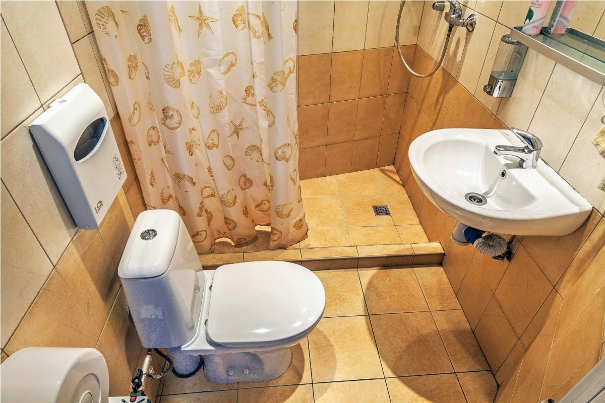 Общий туалет в общежитии