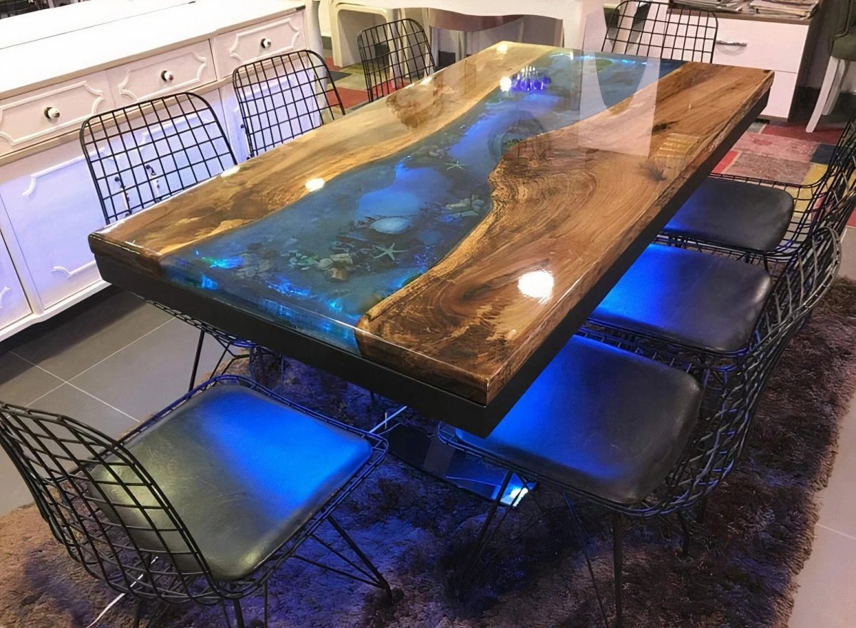 Заливной стол из эпоксидной смолы