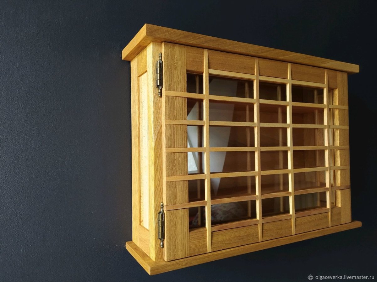 Шкаф витрина для коллекций