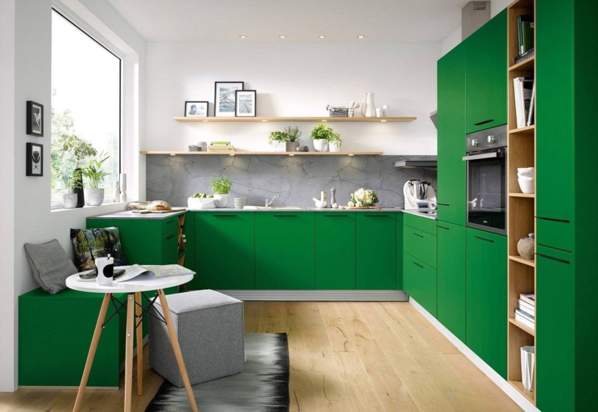 Серо зеленый фасад кухни